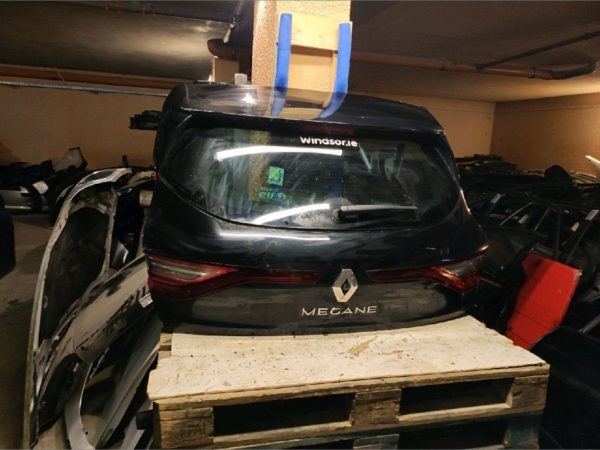 RENAULT MEGANE IV Csomagtérajtó (Részeivel)