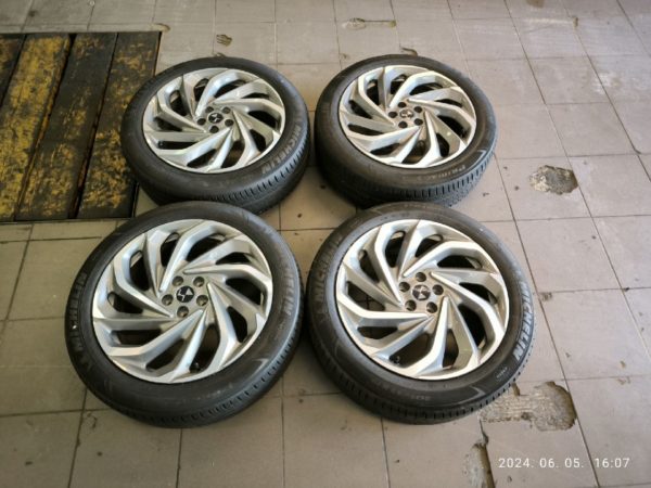 DS DS 7 205 / 55 / R19 / 5×108 / 7,5J / ET38 Alufelni Szett Gumival