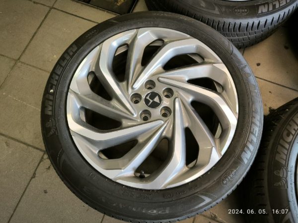 DS DS 7 205 / 55 / R19 / 5×108 / 7,5J / ET38 Alufelni Szett Gumival