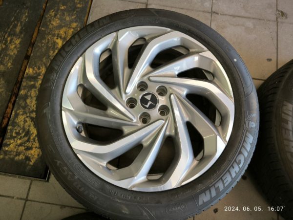 DS DS 7 205 / 55 / R19 / 5×108 / 7,5J / ET38 Alufelni Szett Gumival