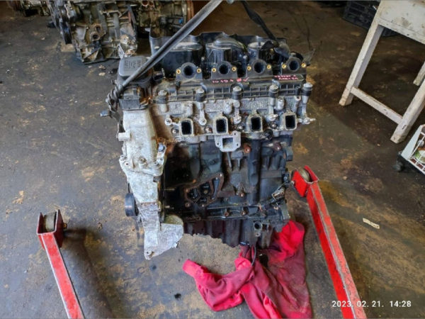 BMW 3 (E90) (M47D20(204D4)) motor, fűzött blokk hengerfejjel