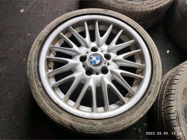 BMW 3 (E46), BMW 3 (E90) M paket alufelni garnitúra