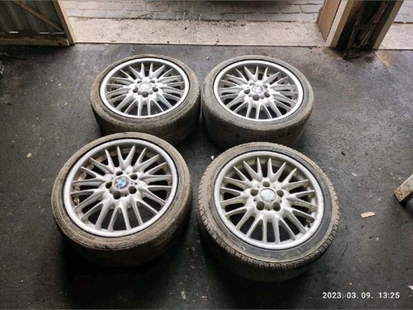 BMW 3 (E46), BMW 3 (E90) M paket alufelni garnitúra