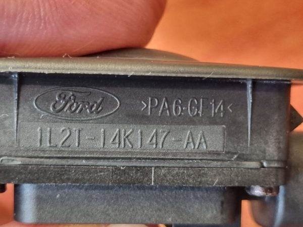 FORD KUGA II Csomagtérajtó Kapcsoló