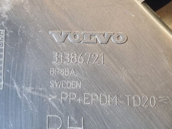 VOLVO S60 II Jobb hátsó Lökhárító Tartó (Műanyag)