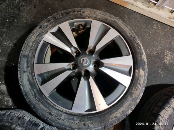 NISSAN PULSAR R17 / 5×114,3 / 8,5J / ET45 Alufelni Szett