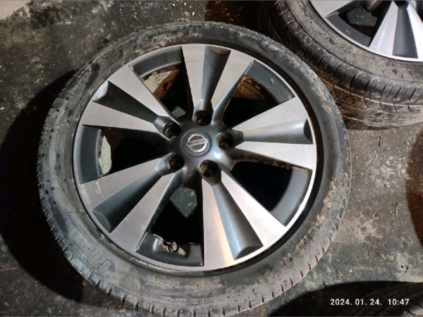 NISSAN PULSAR R17 / 5×114,3 / 8,5J / ET45 Alufelni Szett