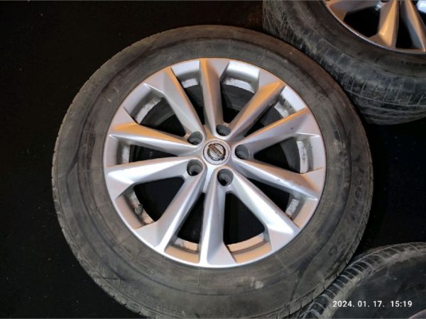 NISSAN QASHQAI II (J11, J11_) R17 / 5×114,3 / 7,0J / ET40 Alufelni (1 db)