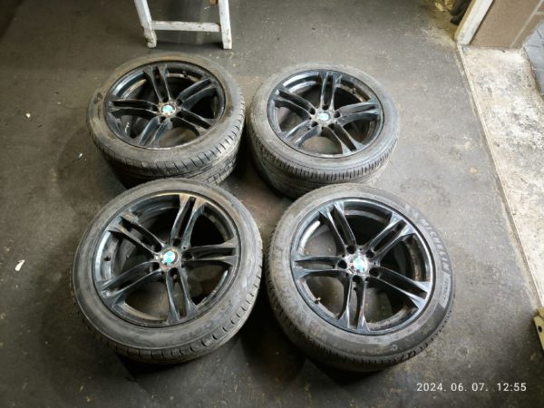 BMW 5 (F10, F18) 245 / 45 / R18 / 5×120 / 8,0J / ET30 Alufelni Szett Gumival