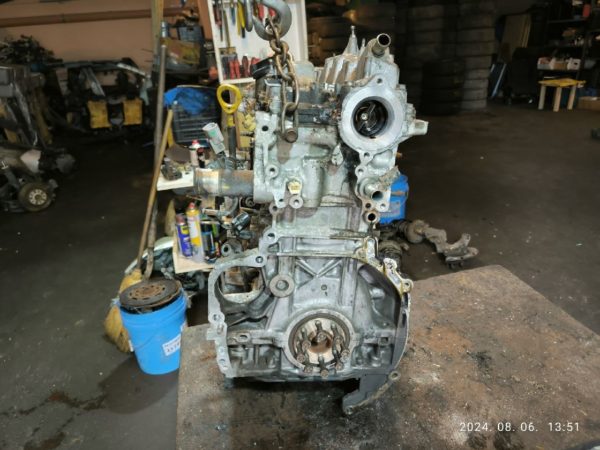 TOYOTA AVENSIS T27 Motor (Fűzött blokk hengerfejjel) (Motorkód: 1AD)