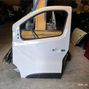 RENAULT TRAFIC III Bal első Ajtó (Üres lemez)