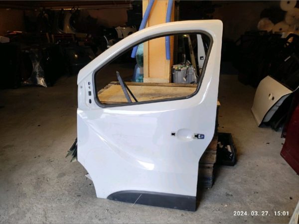 RENAULT TRAFIC III Bal első Ajtó (Üres lemez)